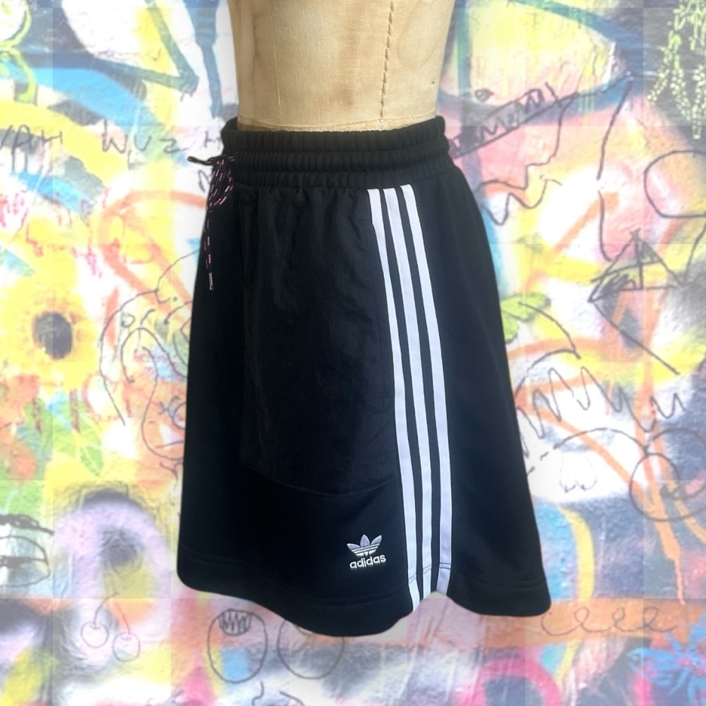 ADIDAS ORIGINALS Mini Skirt Sustainable Athleisure Streetwear Sporty Retro Cool